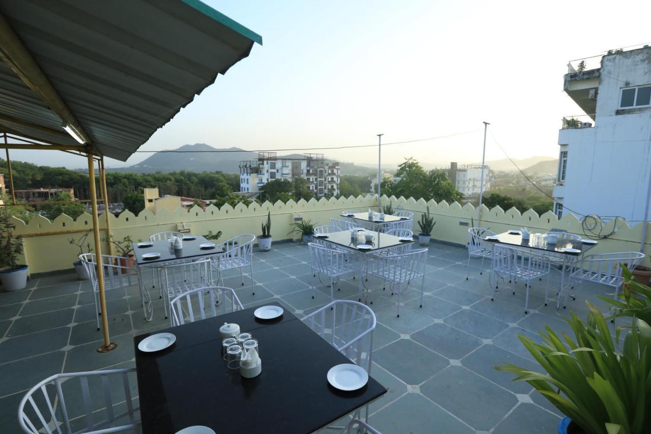 Hotel The Kesar Niwas à Udaipur Extérieur photo