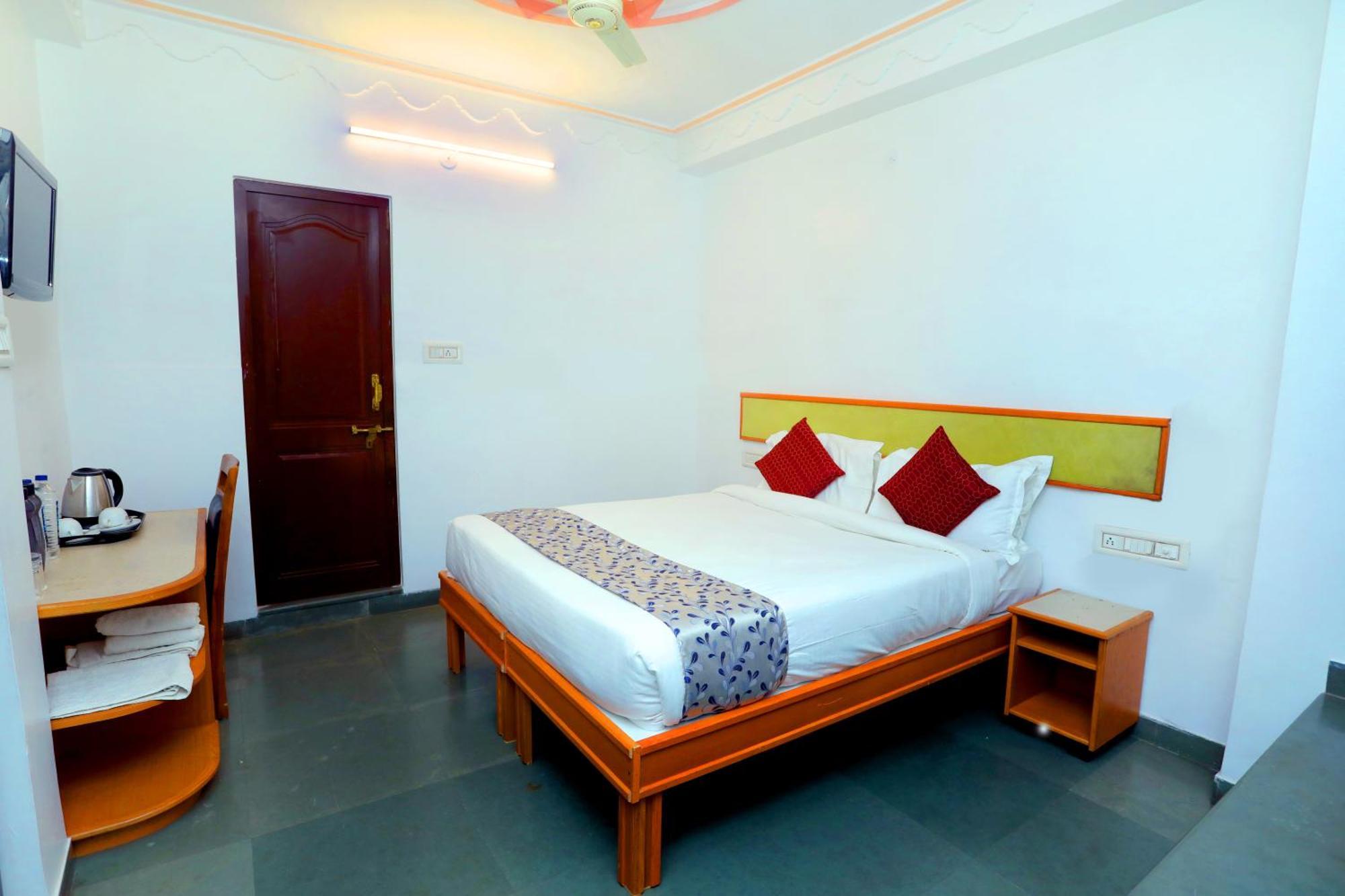Hotel The Kesar Niwas à Udaipur Extérieur photo