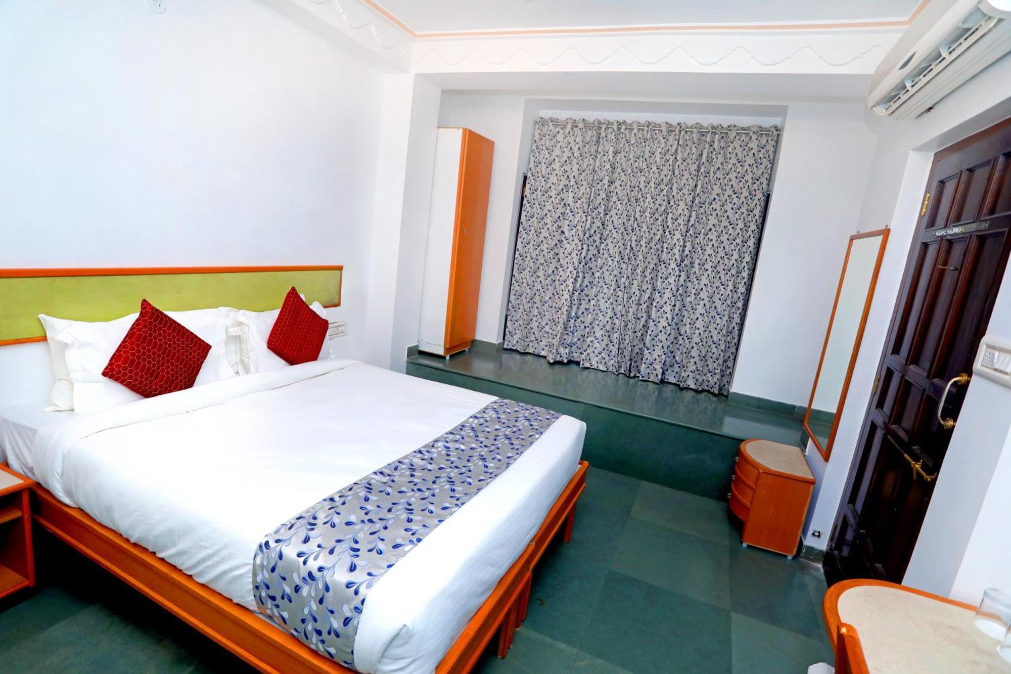 Hotel The Kesar Niwas à Udaipur Extérieur photo
