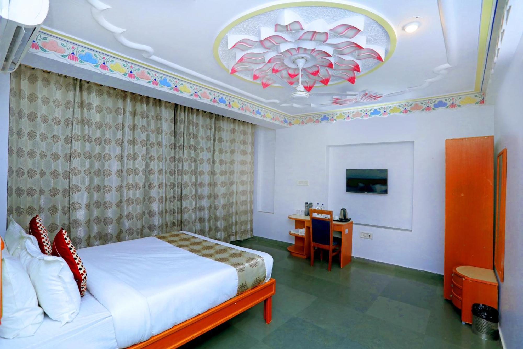 Hotel The Kesar Niwas à Udaipur Extérieur photo