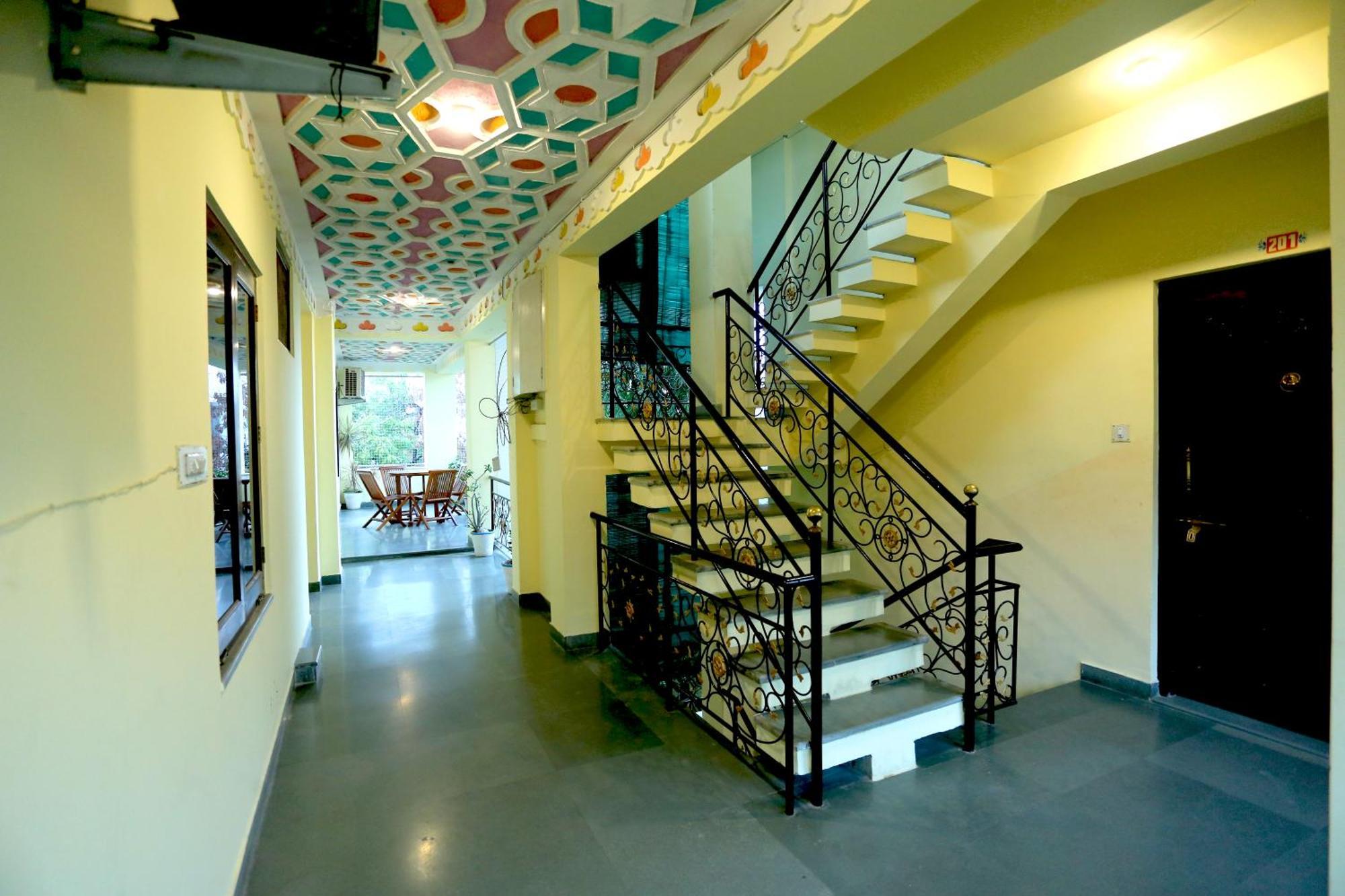 Hotel The Kesar Niwas à Udaipur Extérieur photo