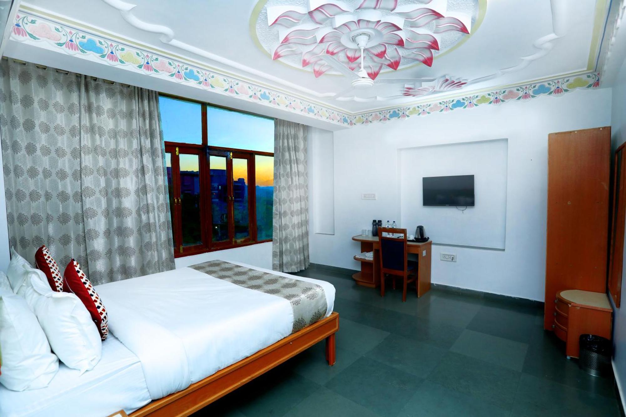 Hotel The Kesar Niwas à Udaipur Extérieur photo
